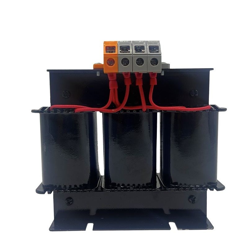 Biến áp cách ly 3 pha 380-415V/110-220V, 6000VA, MT3P-6000-MT Master